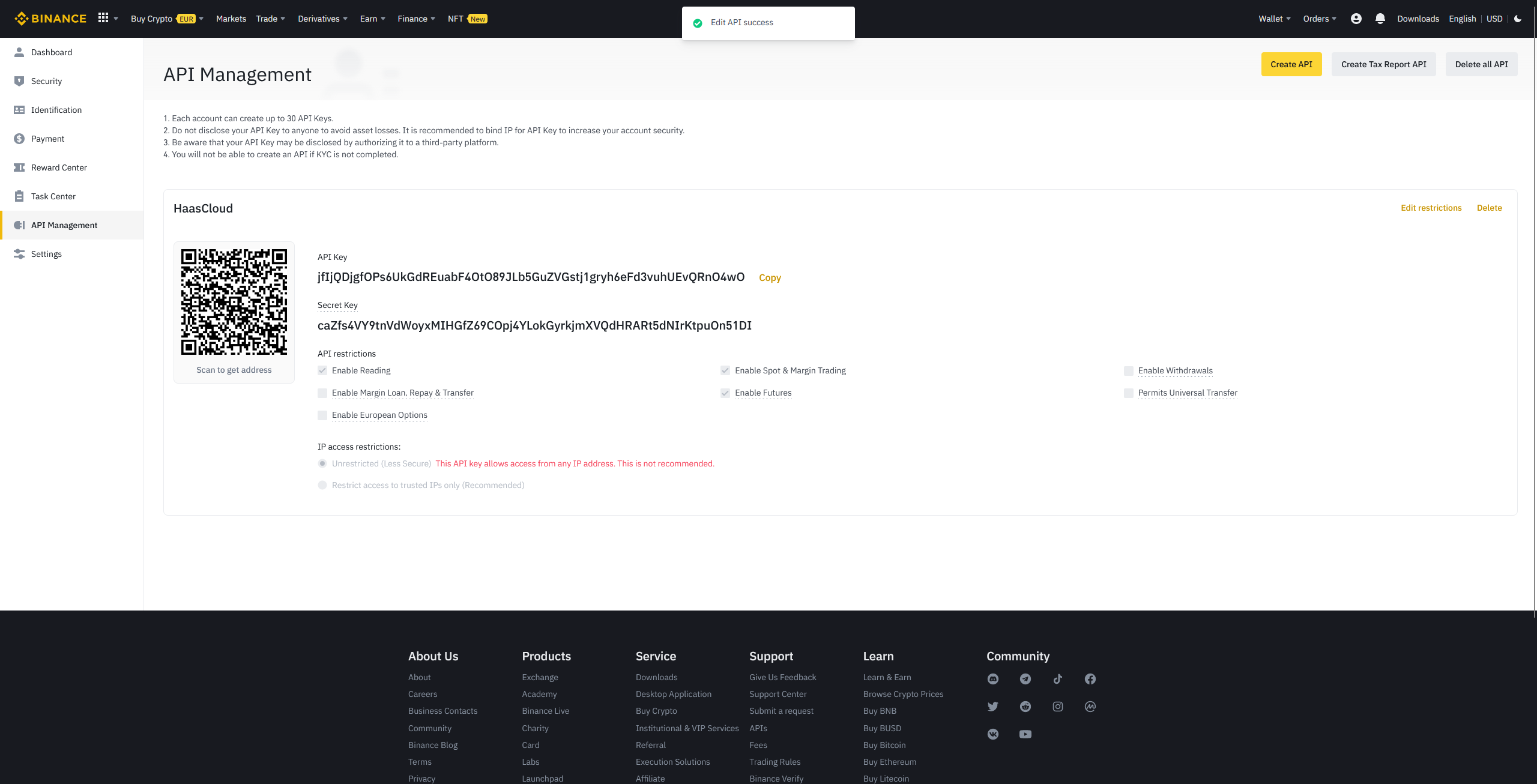 API Management dashboard of HaasCloud with QR code, API key, and various trading permissions and restrictions.